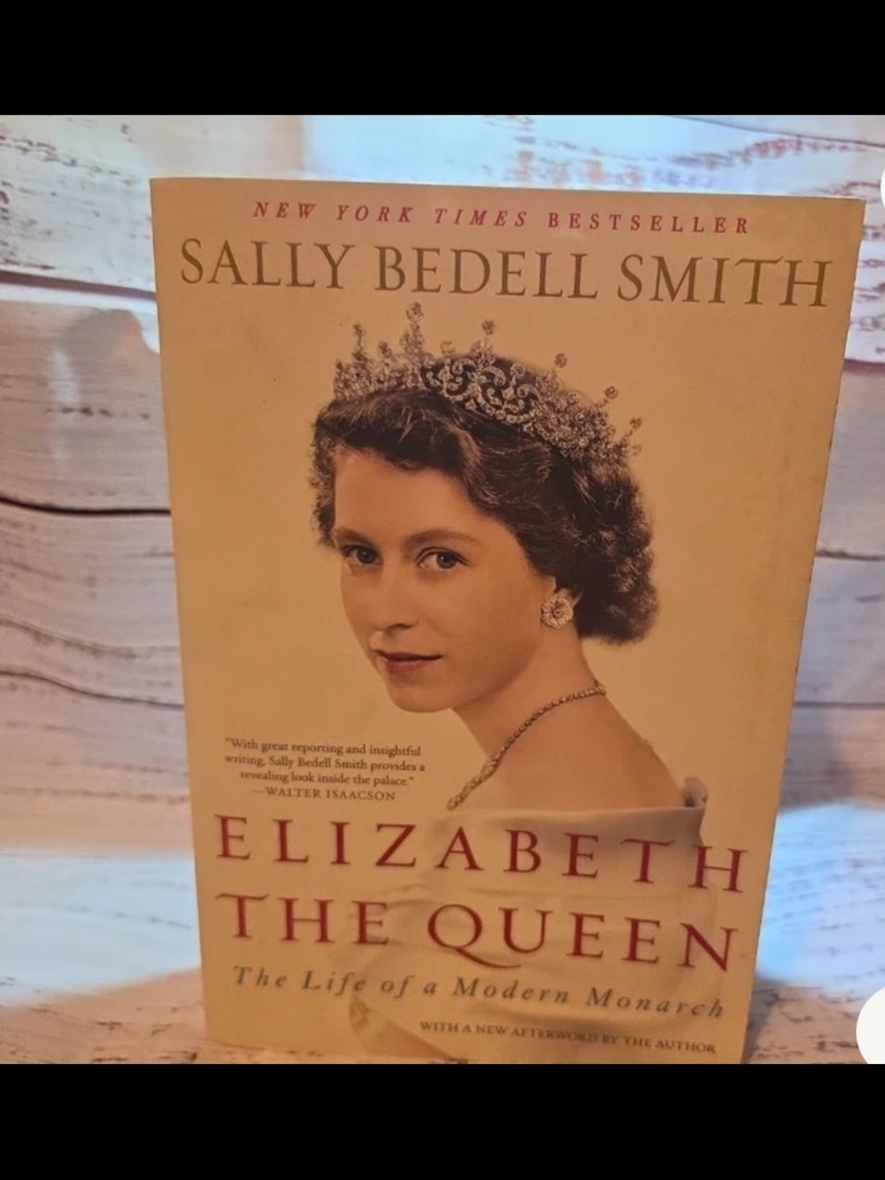 Elizabeth the Queen by Sally Bedell Smith - Cream Cover